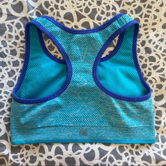 VICTORIA SECRET SEAMLESS REVERSIBLE SPORTS BRA - Picture 3 of 7